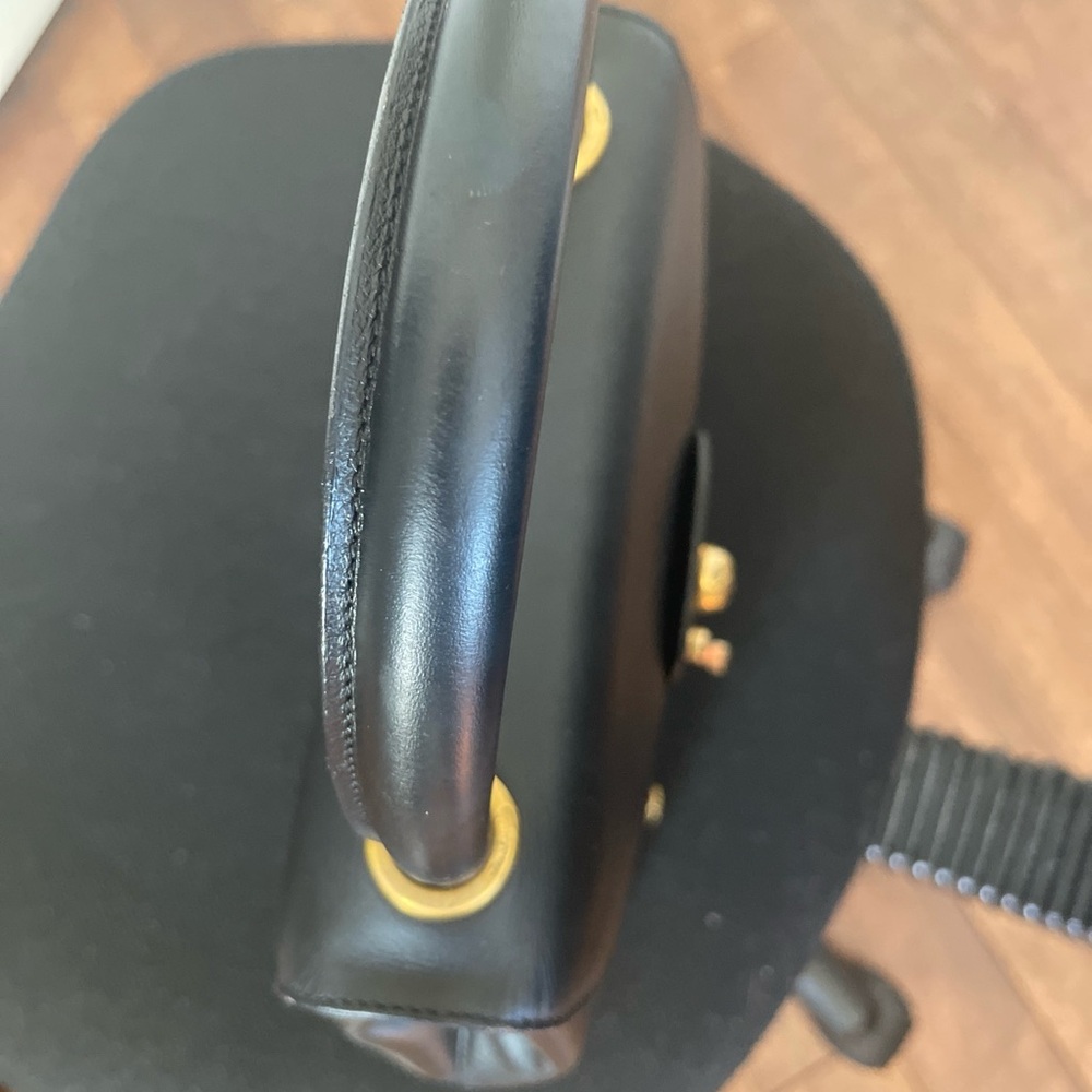 Authentic Salvatore Ferragamo Gancini Black Leather Hand Shoulder Bag Vintage